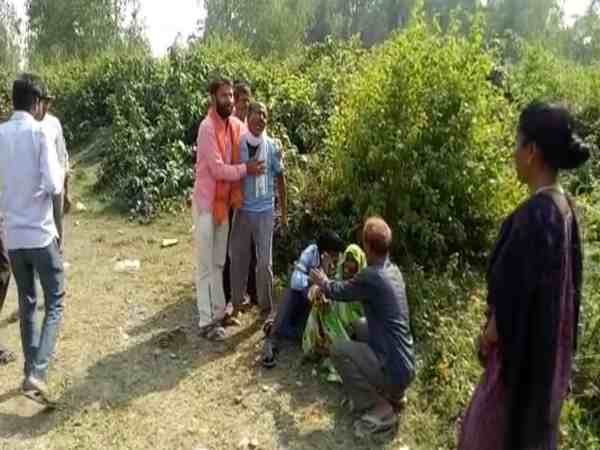 यूपी: रेलवे ट्रैक पर काम कर रहे चार गैंगमैन की ट्रेन से कट जाने से हुई मौत यूपी: रेलवे ट्रैक पर काम कर रहे चार गैंगमैन की ट्रेन से कट जाने से हुई मौत