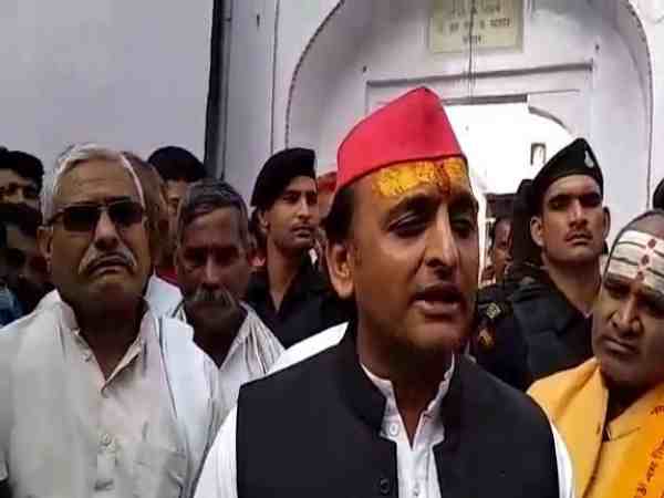 यूपी: परिवार सहित आगरा पहुंच अखिलेश यादव ने किए भगवान के दर्शन, भाजपा पर जमकर साधा निशाना यूपी: परिवार सहित आगरा पहुंच अखिलेश यादव ने किए भगवान के दर्शन, भाजपा पर जमकर साधा निशाना