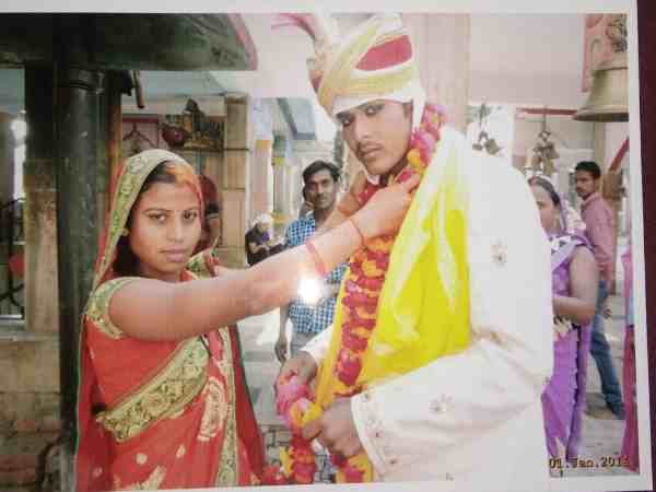 यूपी: लड़की के प्यार में युवक ने परिवार से की बगावत, मां-बाप ने जायदाद से किया बेदखल यूपी: लड़की के प्यार में युवक ने परिवार से की बगावत, मां-बाप ने जायदाद से किया बेदखल