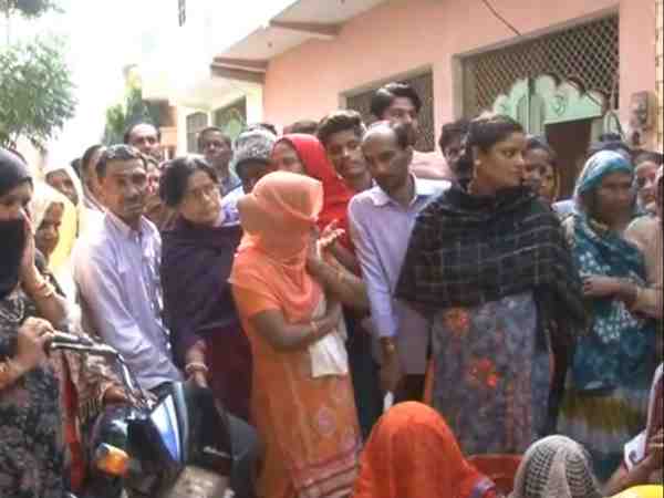 police arrested mother who planned to kill her daughter in noida police arrested mother who planned to kill her daughter in noida