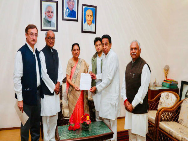 Madhya Pradesh election Results 2018: A 5-member delegation of Congress party meet Governor Anandiben Patel today to stake their claim to form government in MadhyaPradesh. Madhya Pradesh election Results 2018: A 5-member delegation of Congress party meet Governor Anandiben Patel today to stake their claim to form government in MadhyaPradesh.