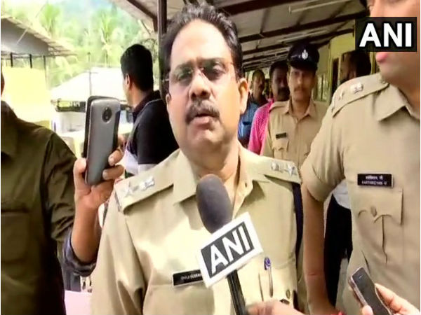 Sabarimala Temple:The women devotees have returned without prayer Sabarimala Temple:The women devotees have returned without prayer