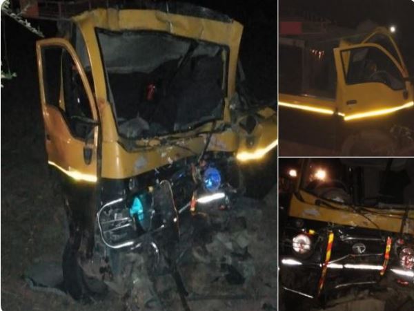 महाराष्ट्र: भीषण सड़क हादसे में 11 की मौत, 4 लोग घायल महाराष्ट्र: भीषण सड़क हादसे में 11 की मौत, 4 लोग घायल
