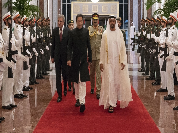 आर्थिक संकट से जूझ रहे पाकिस्तान को UAE से मिले 3 अरब डॉलर आर्थिक संकट से जूझ रहे पाकिस्तान को UAE से मिले 3 अरब डॉलर