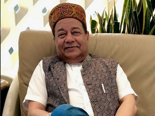 अनूप जलोटा के भी बदले थे सुर