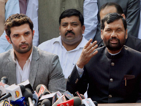 सितंबर से अब तक फाइनल नहीं हो सके सीटों के नाम