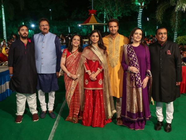 Mukesh Ambani daughters Isha Ambani get worth of 452 crore weeding gift from her father in law Mukesh Ambani daughters Isha Ambani get worth of 452 crore weeding gift from her father in law
