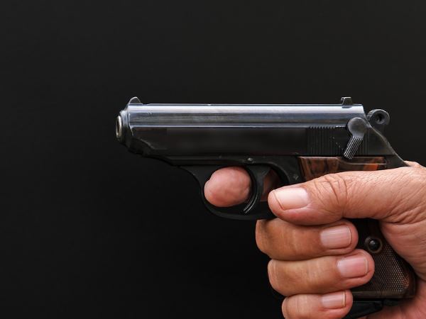 अपनी बेस्ट फ्रेंड की पत्नी से था ब्रायन का अफेयर