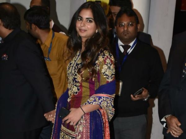 प्रियंका की काफी करीबी दोस्त हैं ईशा