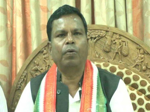 चारों ओर लखमा दादी के नारे की गूंज