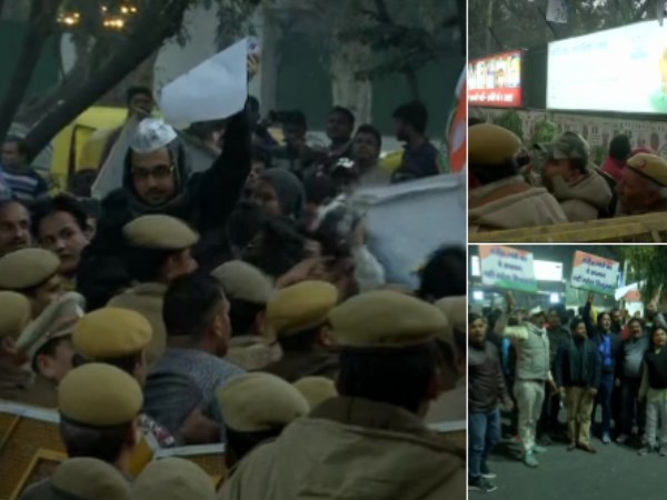 Delhi Pradesh Youth Congress workers protest on ITO road outside head office of Aam Aadmi Party Delhi Pradesh Youth Congress workers protest on ITO road outside head office of Aam Aadmi Party