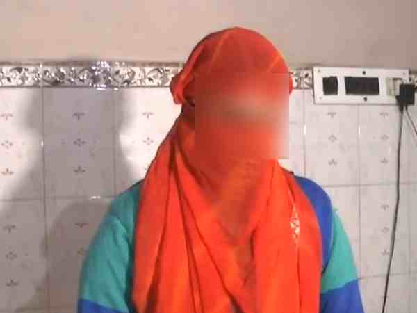 यूपी: महिला वॉशरूम में घुसे कॉलेज प्रबंधक, छात्रा बोली- करने लगे अश्लील हरकत यूपी: महिला वॉशरूम में घुसे कॉलेज प्रबंधक, छात्रा बोली- करने लगे अश्लील हरकत