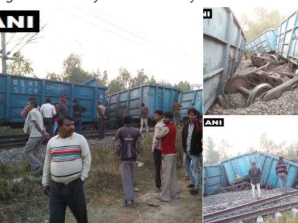 दोनों ट्रैकों पर आवागमन बाधित