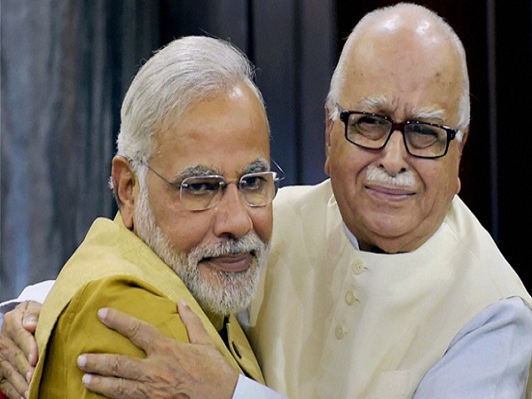आडवाणी मोदी से इस्तीफा मांगने के खिलाफ थे