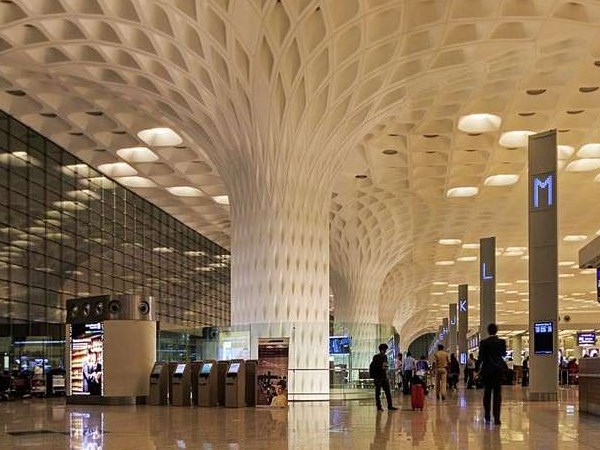 Mumbai airport handles record 1007 flight movements Mumbai airport handles record 1007 flight movements