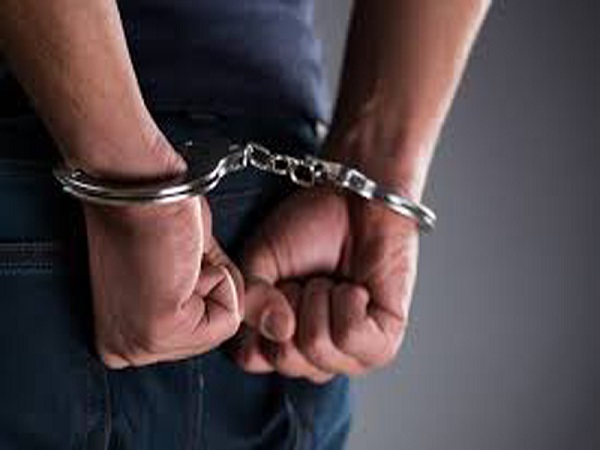 Mumbai: banned drugs worth Rs 1,000 crore seized, Four held Mumbai: banned drugs worth Rs 1,000 crore seized, Four held