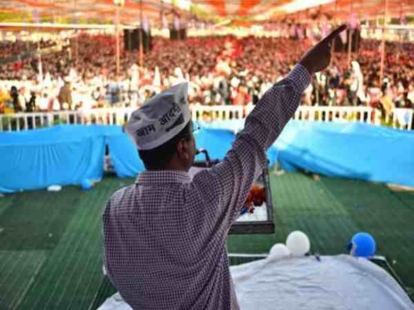 इलाहाबाद स्पेशल कोर्ट ने अरविंद केजरीवाल को जारी किया समन, भड़काऊ भाषण देने के मामले में बढ़ी मुश्किल इलाहाबाद स्पेशल कोर्ट ने अरविंद केजरीवाल को जारी किया समन, भड़काऊ भाषण देने के मामले में बढ़ी मुश्किल
