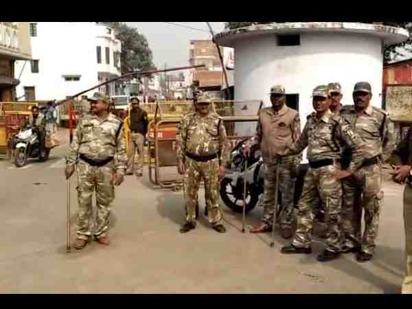 babri masjid demolition 26 anniversary heavy police force deployed in ayodhya babri masjid demolition 26 anniversary heavy police force deployed in ayodhya