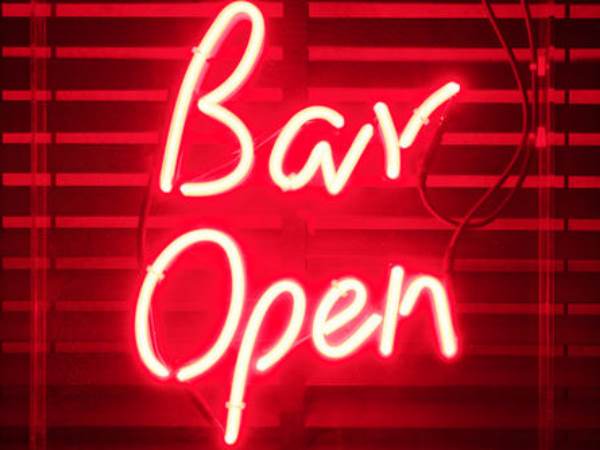 Maharashtra Govt orders bars hotels pubs open on 31 December night in Mumbai Maharashtra Govt orders bars hotels pubs open on 31 December night in Mumbai