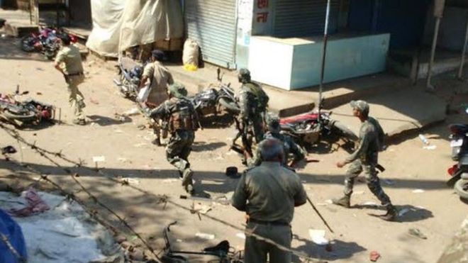 झारखंडः शव पेड़ से लटकाने के मामले मे आठ गौ रक्षक दोषी करार झारखंडः शव पेड़ से लटकाने के मामले मे आठ गौ रक्षक दोषी करार