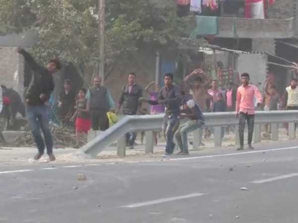 Police public clash in Bettiah Bihar Police public clash in Bettiah Bihar