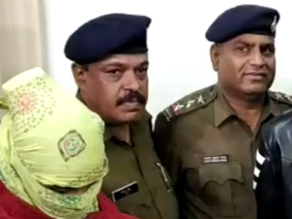 बिकवा देना चाहता था पैतृक जमीन