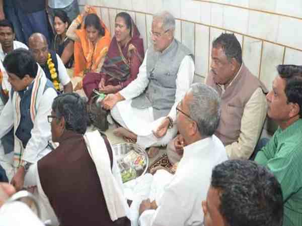 अगले बजट में किसानों के लिए जाएगा 10 हजार करोड़, यह हक है उनका: सीएम भूपेश बघेल अगले बजट में किसानों के लिए जाएगा 10 हजार करोड़, यह हक है उनका: सीएम भूपेश बघेल