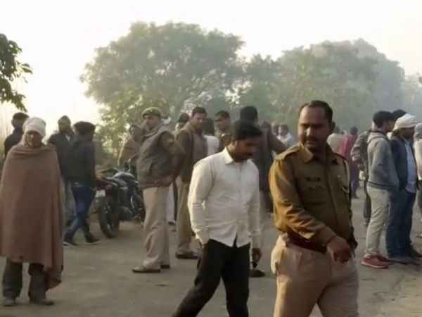 Police controlled situation after remains of cow found in jahangirabad Police controlled situation after remains of cow found in jahangirabad
