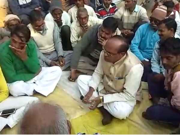 Bulandshahr violence: angry villagers made BJP MLA hostage Bulandshahr violence: angry villagers made BJP MLA hostage