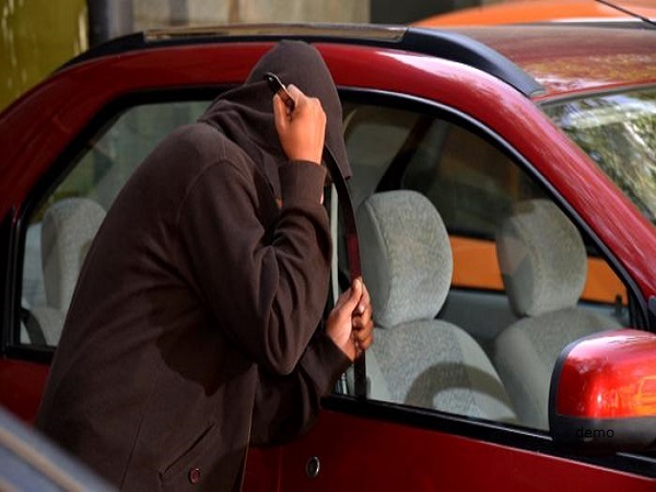 delhi: son run away with his parents car and cash worth Rs 13.5 lakh, complaint lodged against him delhi: son run away with his parents car and cash worth Rs 13.5 lakh, complaint lodged against him
