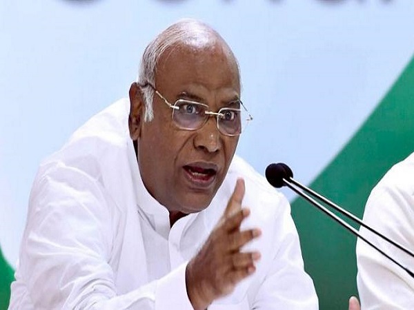 mallikarjun khadge attacks modi government and demands apology mallikarjun khadge attacks modi government and demands apology