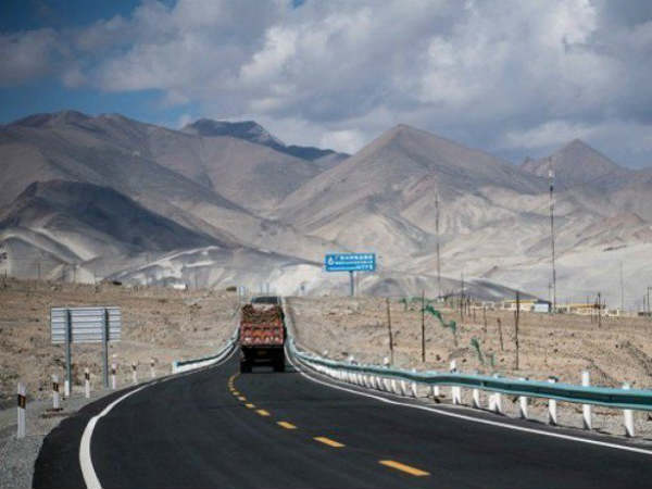 774 मिलियन डॉलर वाले तीन कर्ज