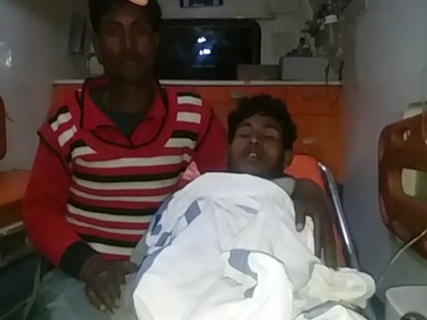 Two youth fall down in well in Damoh Two youth fall down in well in Damoh