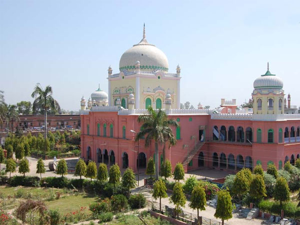 मर्द-औरत के साथ खाने पर दारुल उलूम का फतवा, महिला आयोग ने भेजा नोटिस मर्द-औरत के साथ खाने पर दारुल उलूम का फतवा, महिला आयोग ने भेजा नोटिस