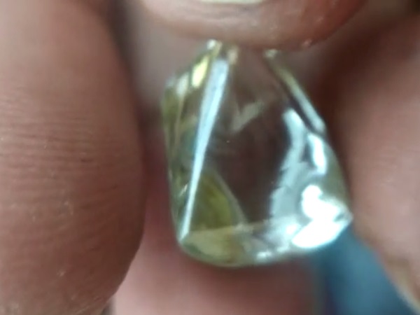 Panna labour Sold Diamond in RS 2.5 Crore Panna labour Sold Diamond in RS 2.5 Crore