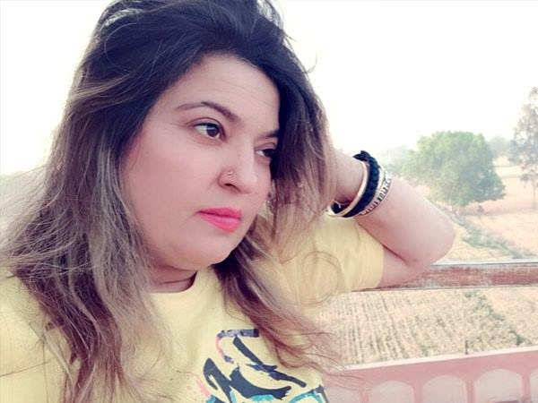 'हाथ से किए इशारे'