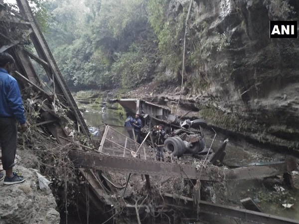 uttarakhand bridge collapses in garhi cant in dehradun 2 dead uttarakhand bridge collapses in garhi cant in dehradun 2 dead