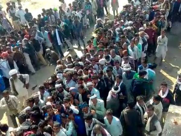 Clash between Pappu Yadav party members and police in Patna Clash between Pappu Yadav party members and police in Patna