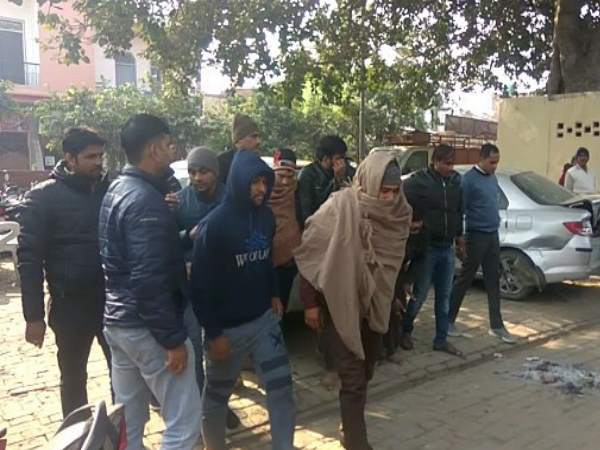 stf and police arrested seven fraud people from baghpat stf and police arrested seven fraud people from baghpat