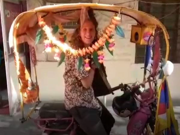holland woman on the tour of India says Ram Ram Sa to Jodhpur holland woman on the tour of India says Ram Ram Sa to Jodhpur