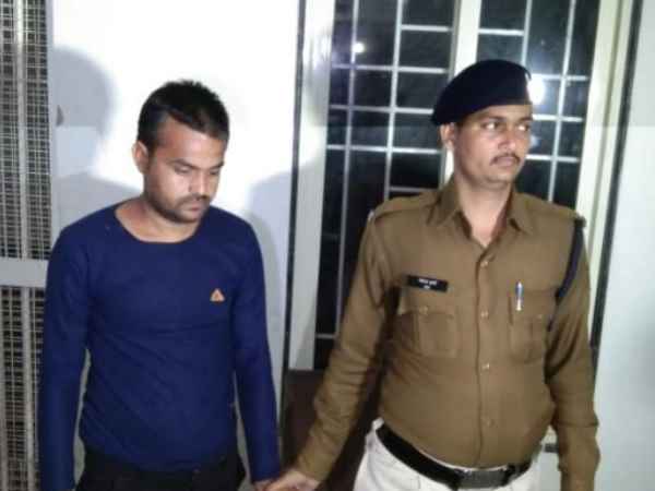 Madhya Pradesh Assembly Elections 2018 man claimed to hack EVM in gwalior Madhya Pradesh Assembly Elections 2018 man claimed to hack EVM in gwalior