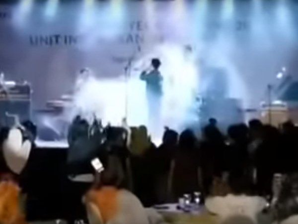 Shocking footage shows the moment when Indonesias tsunami hit a rock concert Shocking footage shows the moment when Indonesias tsunami hit a rock concert