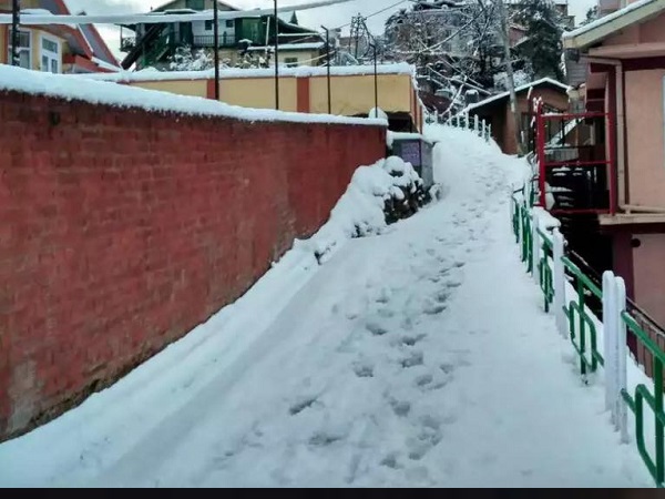 ठंड से यहां फिर गई जान