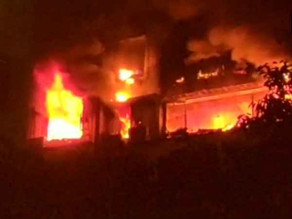 Mumbai: Fire on the 14th floor of Sargam Society 5 die 2 injured Mumbai: Fire on the 14th floor of Sargam Society 5 die 2 injured
