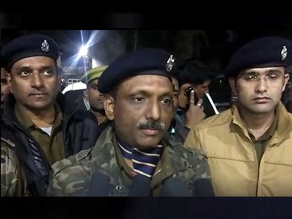 In pratapgarh, Police encounter with prize crook, shootout on the highway In pratapgarh, Police encounter with prize crook, shootout on the highway