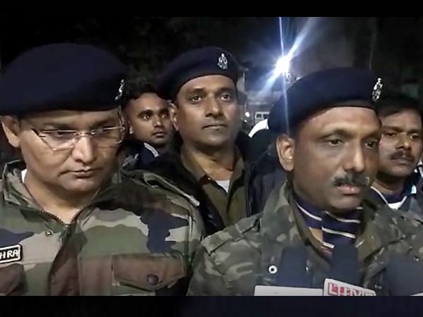In pratapgarh, Police encounter with prize crook, shootout on the highway In pratapgarh, Police encounter with prize crook, shootout on the highway