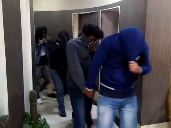 fake call center bursted by noida police fake call center bursted by noida police