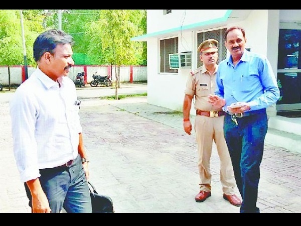 फर्जी शिक्षक घोटाला, STF, SIT, बीएसए, मुकदमा, मथुरा, घोटाला, फर्जी नियुक्ति, उत्तर प्रदेश, मुकदमा दर्ज, एसटीएफ की जांच, एसटीएफ, जांच रिपोर्ट, बड़ा खुलासा, शिक्षक भर्ती घोटाला, Investigation Report, Teacher, Recruitment, Scam, Mathura, agra , Uttar Pradesh, crime फर्जी शिक्षक घोटाला, STF, SIT, बीएसए, मुकदमा, मथुरा, घोटाला, फर्जी नियुक्ति, उत्तर प्रदेश, मुकदमा दर्ज, एसटीएफ की जांच, एसटीएफ, जांच रिपोर्ट, बड़ा खुलासा, शिक्षक भर्ती घोटाला, Investigation Report, Teacher, Recruitment, Scam, Mathura, agra , Uttar Pradesh, crime