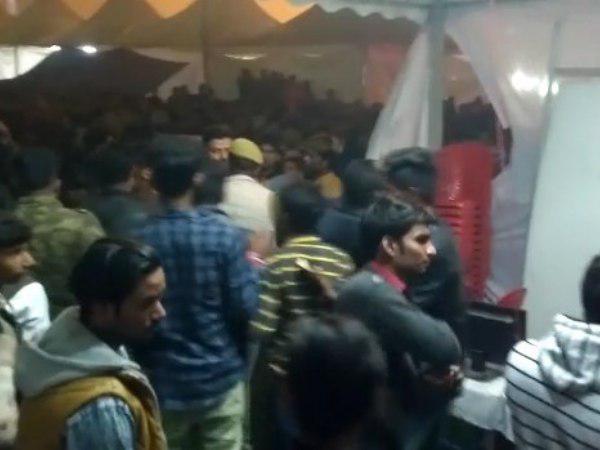 लड़कियों और महिलाओं के साथ हुई छेड़खानी