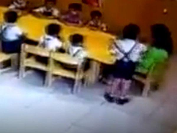 बच्चों के मुंह पर टेप बांधने का मामला 6 अक्टूबर का है